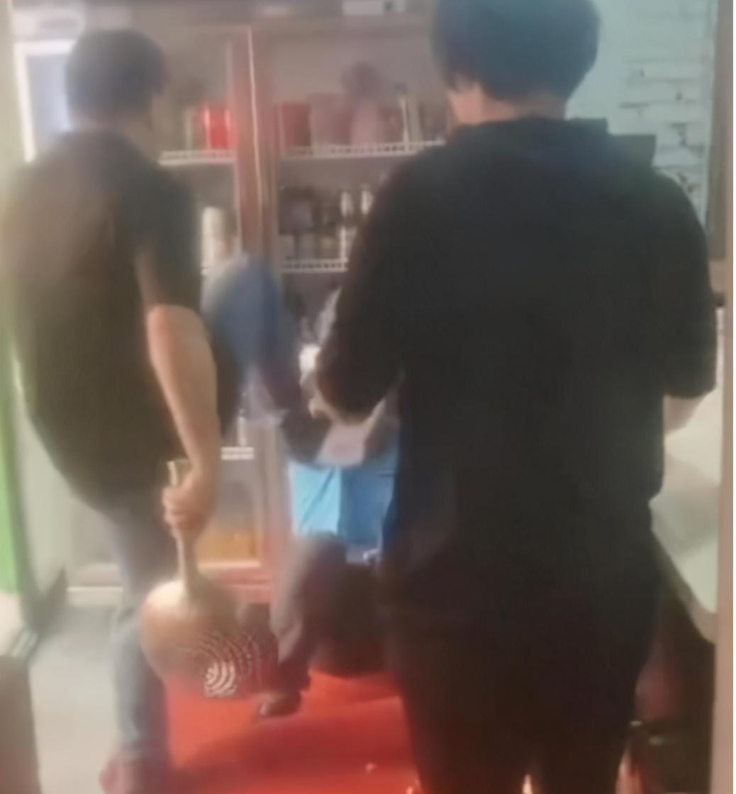 饥饿外卖员偷餐背后的心理探索，奇妙旅程揭示人性矛盾