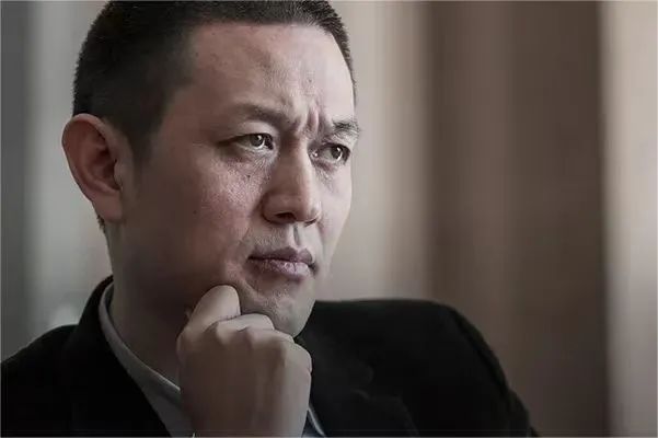 第一批购买爆款车的年轻人遭遇套牢现象？