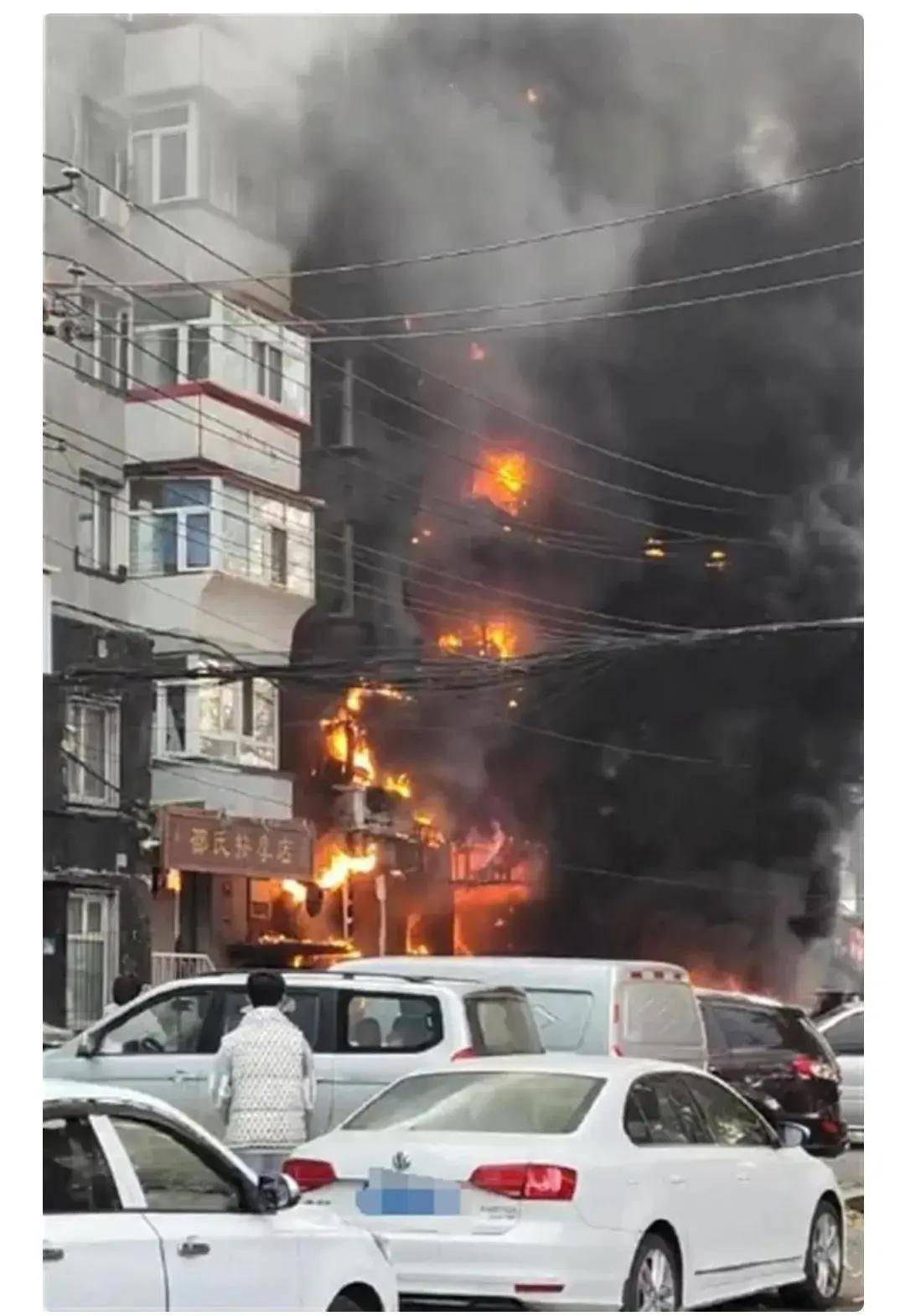 哈尔滨楼房外墙起火事件，悲剧背后的警示与反思，造成2死4伤