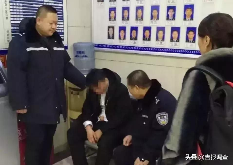 民警夜巡发现醉酒男子睡马路，暖心救助传递温馨日常情返回搜狐查看更多信息