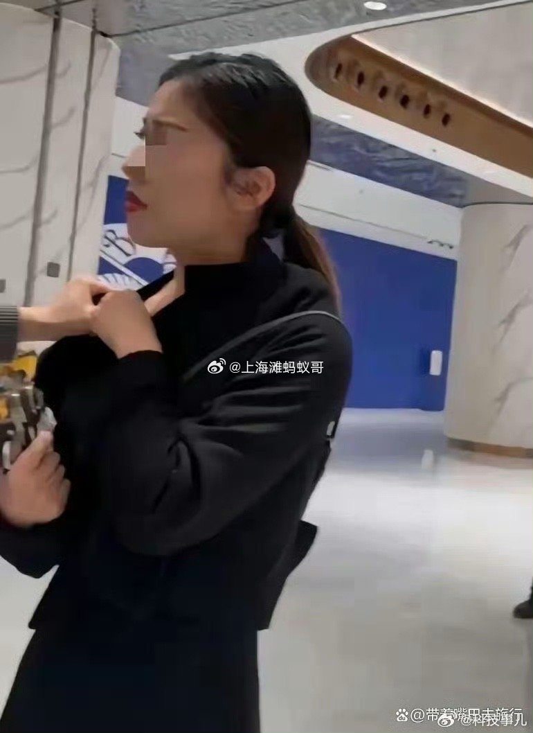 商场回应客户出轨LV柜姐事件，原配闹事处理指南与应对之道