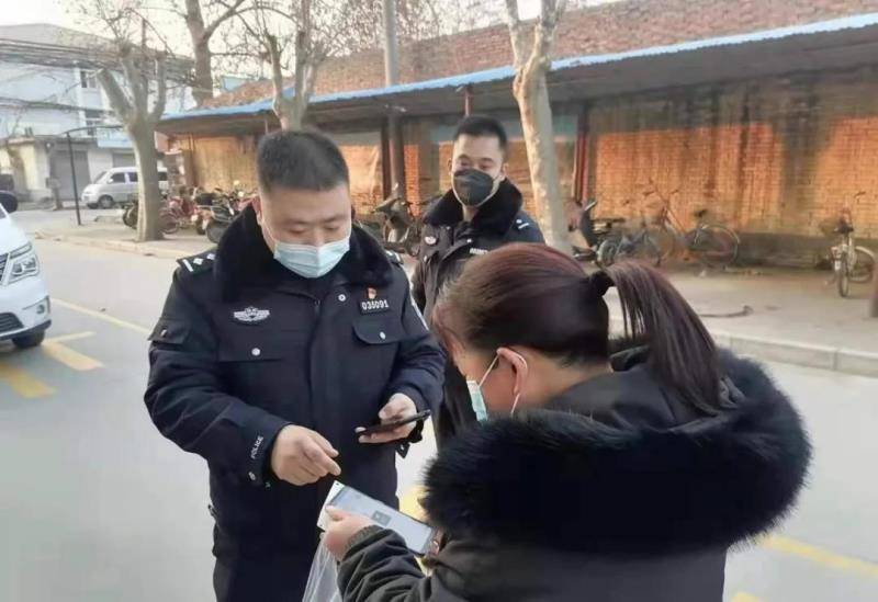 公安网安行动揭秘，摆拍卖惨背后的冒险与抓捕之旅——小小的旅行冒险之路
