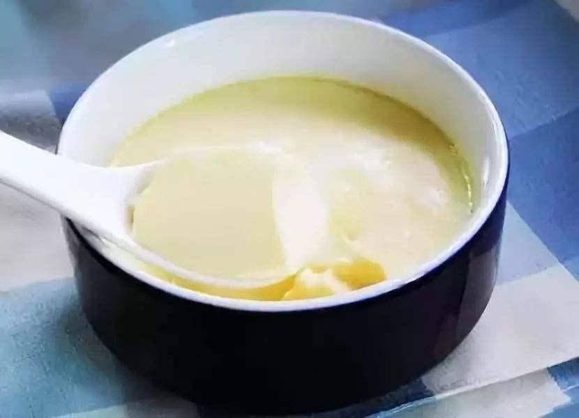 台湾鸡蛋过剩引发蛋农困境，每日百万颗鸡蛋的产业链挑战与影响分析