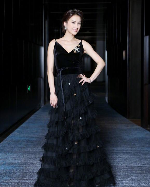杨子黑脸真相探究，肤色背后的故事