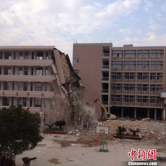 小学教学楼成危楼致停课，教育局紧急回应事件处理进展！