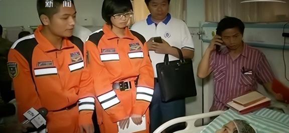 英勇女孩为救室友身中七刀后穿上警服，详细事迹与步骤指南