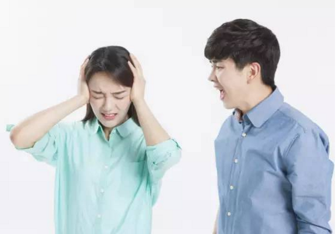 妻子病发丈夫起诉离婚，情感与责任的抉择