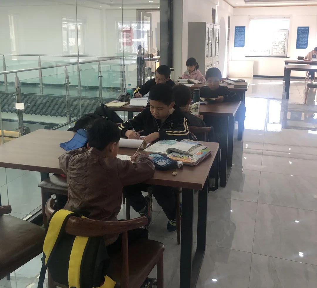 中国籍女子在美杀害移民律师，神秘小店背后的故事与获刑真相