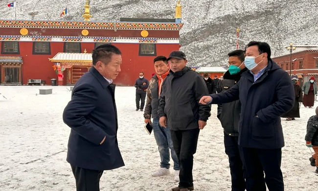 玉树市最新领导团队引领自然探索之旅，发现内心宁静的旅程