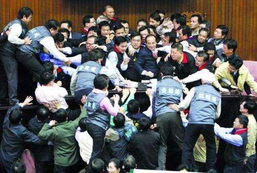 乌合之众最新章节深度解析与观点阐述